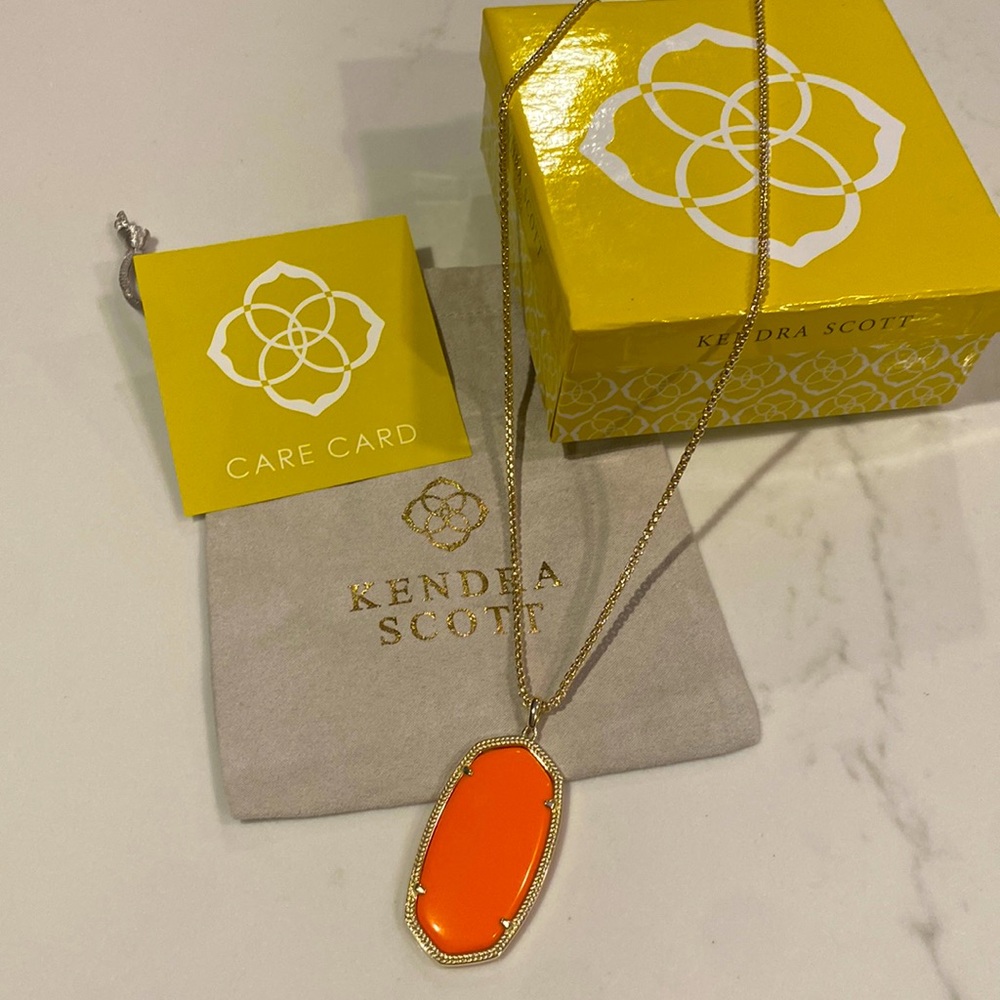 Kendra Scott long pendant necklace